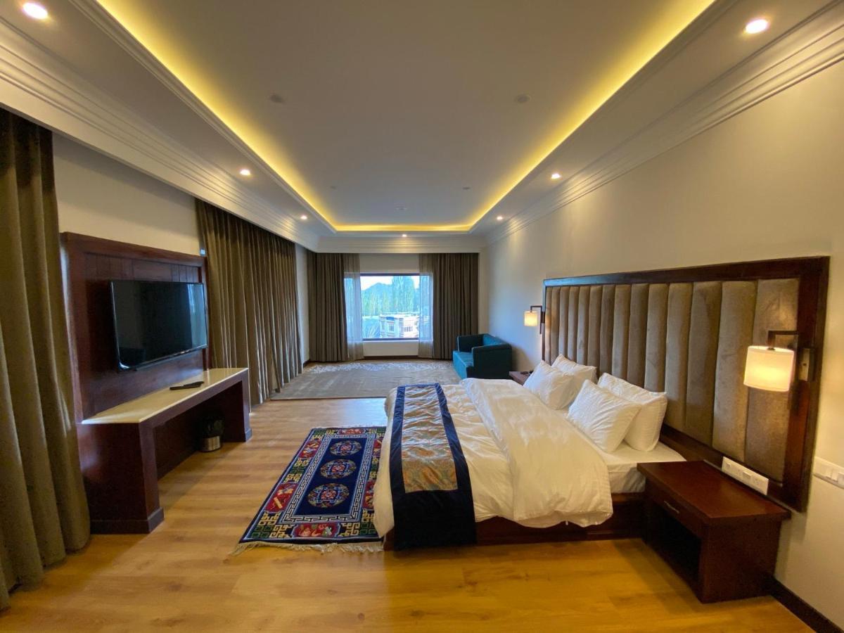Hotel Holiday Ladakh Leh Buitenkant foto