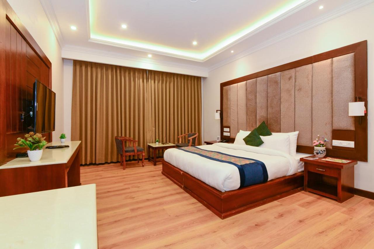 Hotel Holiday Ladakh Leh Buitenkant foto