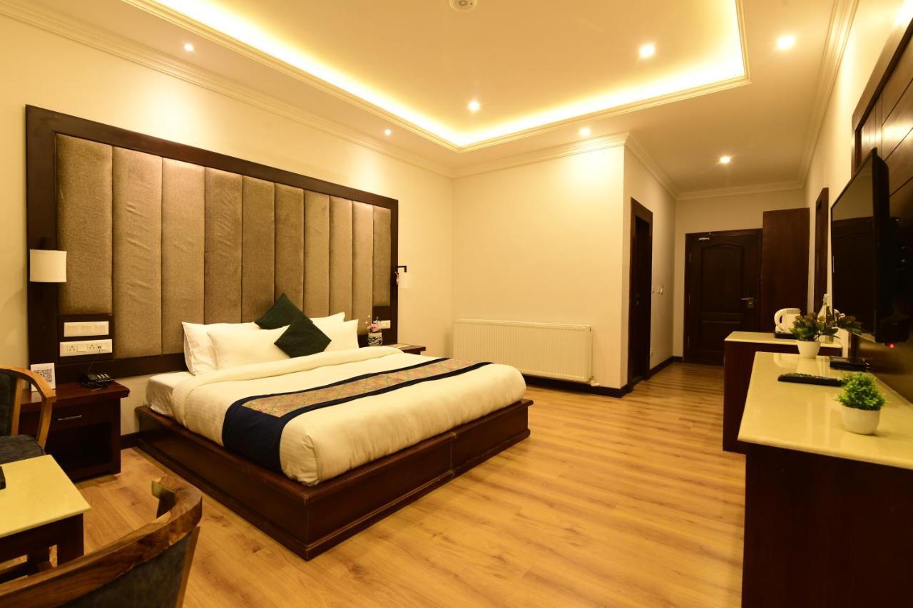 Hotel Holiday Ladakh Leh Buitenkant foto