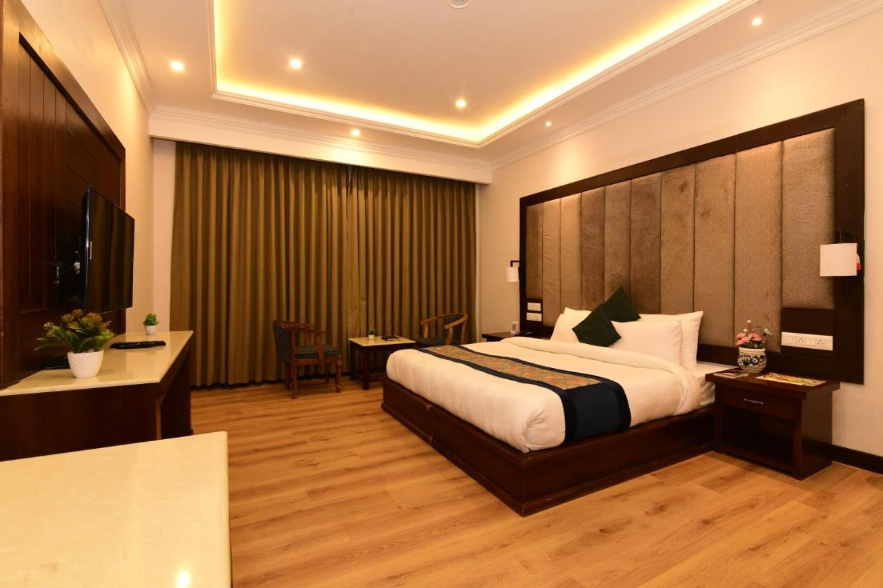 Hotel Holiday Ladakh Leh Buitenkant foto