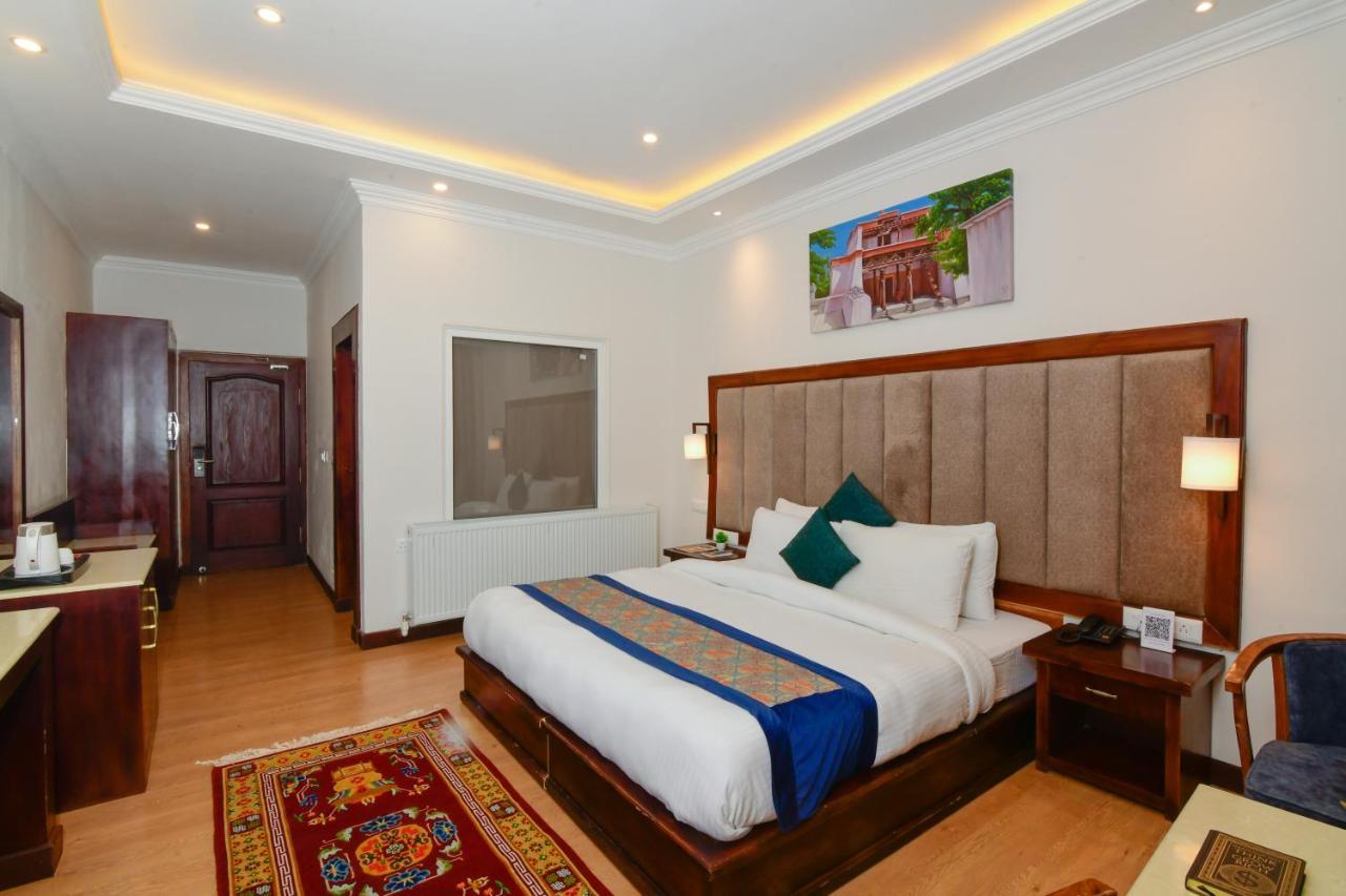 Hotel Holiday Ladakh Leh Buitenkant foto