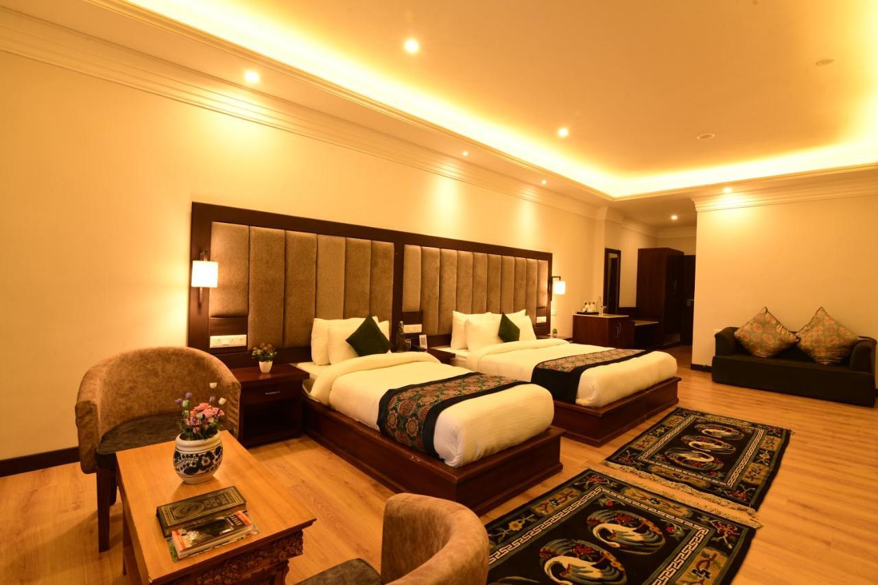 Hotel Holiday Ladakh Leh Buitenkant foto
