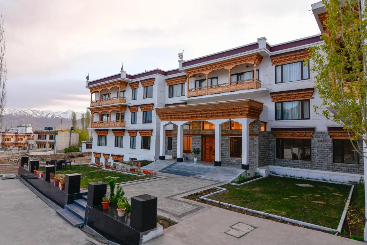 Hotel Holiday Ladakh Leh Buitenkant foto
