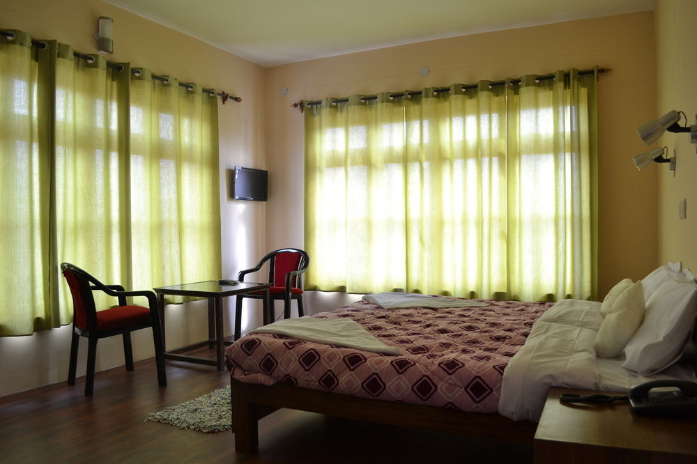 Hotel Holiday Ladakh Leh Buitenkant foto