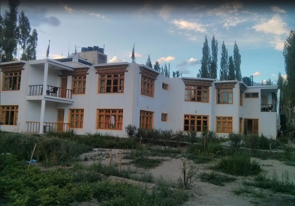 Hotel Holiday Ladakh Leh Buitenkant foto