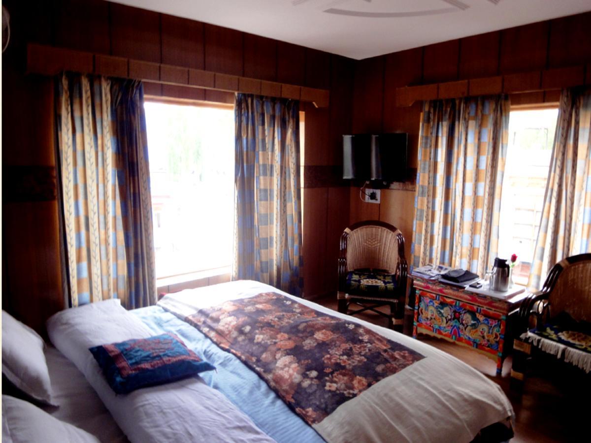 Hotel Holiday Ladakh Leh Buitenkant foto