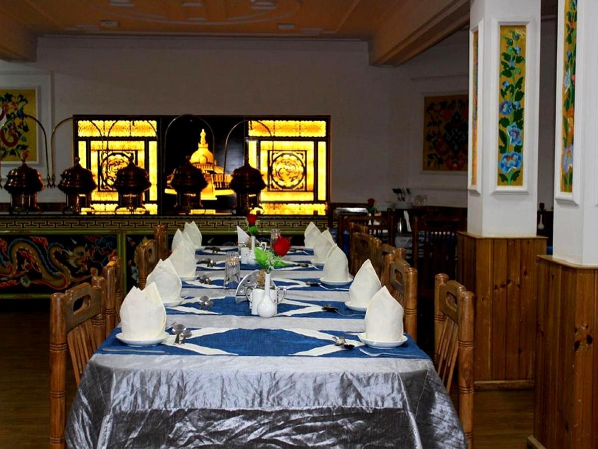 Hotel Holiday Ladakh Leh Buitenkant foto