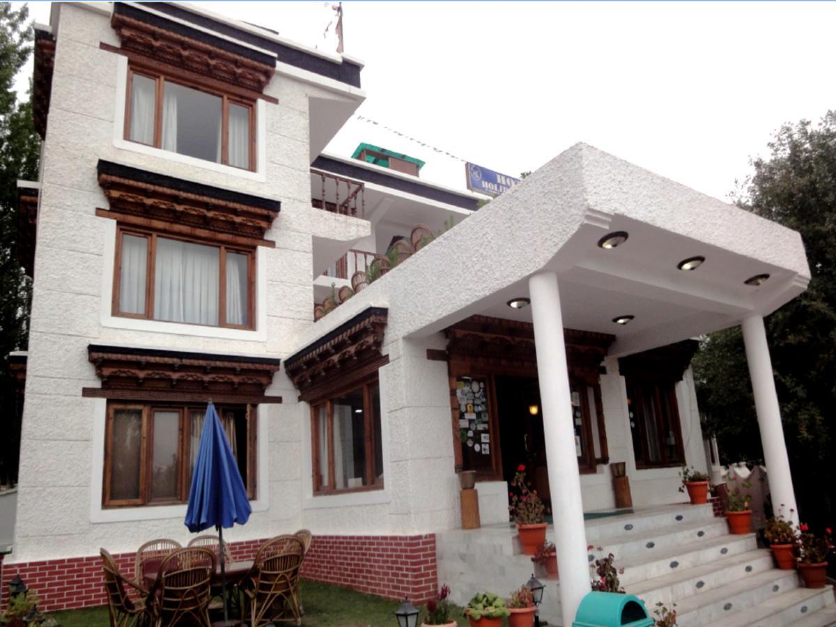 Hotel Holiday Ladakh Leh Buitenkant foto